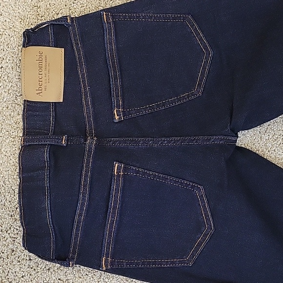 Worn once Boys Abercrombie kids straight jeans size 7/8 - Picture 4 of 5